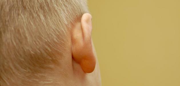 أسباب ظهور ورم خلف الأذن - بيت الطب
